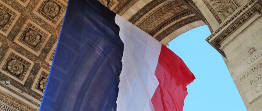 Arc de Triomphe - 14 juillet - Drapeau bleu blanc rouge